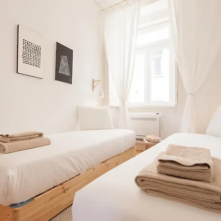 Flh Bica Modern Flat With View Lisbona