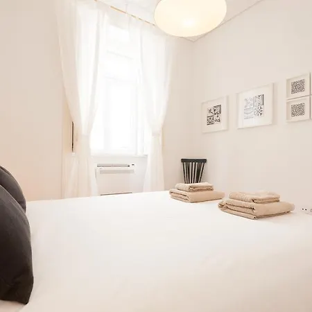 Flh Bica Modern Flat With View Lägenhet *
